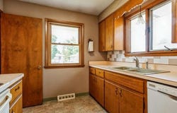 425 28th Street NW, Cedar Rapids, IA 52405