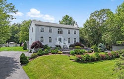 1697 Glade Drive, Long Pond, PA 18334
