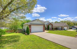 1702 Rosewood Drive, Neosho, MO 64850