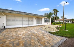 2201 HARTLEBURY WAY, SUN CITY CENTER, FL 33573