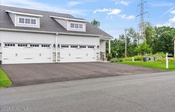 18 Joshua Place, Bethlehem, NY 12077
