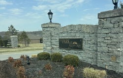 205 Locust Park Pl, Louisville, KY 40245