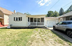 2577 E Midlothian Boulevard, Struthers, OH 44471