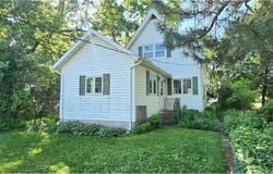 205 E 6th Street, Morris, MN 56267