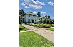 1008 1st Avenue E, Oskaloosa, IA 52577
