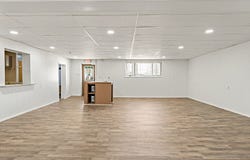 3140 Oregon Dr, New Kensington, PA 15068