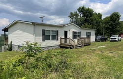 3385 Double Top Rd, Byrdstown, TN 38549