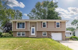 811 Lilac Lane, Cedar Falls, IA 50613