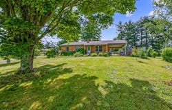 255 Rolling Hills Cir, Hillsville, VA 24343