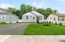 316 Boulevard S, Saddle Brook, NJ 07663