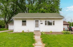4405 S Pennsylvania Ave, Saint Francis, WI 53235