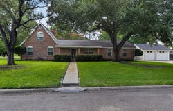 1622 Twin Island Drive, Lockhart, TX 78644