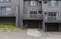 7 Wake Robin Road, Lincoln, RI 02865
