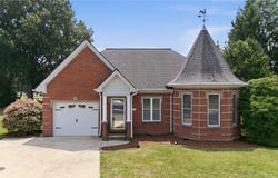 516 Leston Gilbert Drive, Kernersville, NC 27284