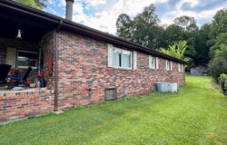 2287 Trace Road, Gunlock, KY 41632