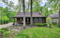 410 Apple Hill Drive N, Howard, OH 43028