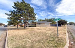 2216 Charles St, Pampa, TX 79065