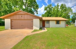 703 NE 8th Street, Wagoner, OK 74467