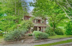 2 Park Ave, Wakefield, MA 01880