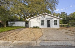 1560 E Second Street, Pass Christian, MS 39571