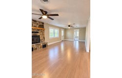 10341 E State Highway 86, Neosho, MO 64850