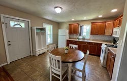217 S 9TH Street, Petersburg, IL 62675