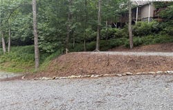 42 Ivy Road, Newland, NC 28657