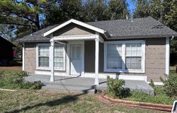 2819 W Elm Street, Denison, TX 75020