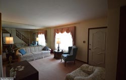 221 CLEMENTON AVENUE, BLACKWOOD, NJ 08012