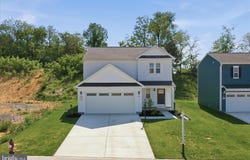 462 LUDGATE Manor, FALLING WATERS, WV 25419