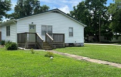 424 W Washington, Versailles, MO 65084