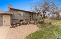 47996 280th St, Canton, SD 57013