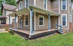 2058 SW Buchanan Street, Topeka, KS 66604