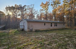 196 Red Hill Rd, Sunbright, TN 37872