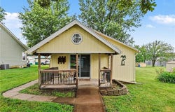 505 W Shawnee Street, Paola, KS 66071