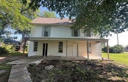 202 Mill Street, Valley View, TX 76272