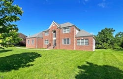 2 Murphy Dr, Hillsborough Twp., NJ 08844-1546