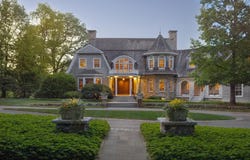 15 Runnymede Drive, North Hampton, NH 03862