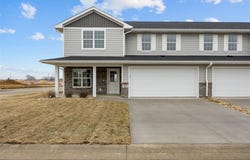 163 Bethany Loop SW, Cedar Rapids, IA 52404