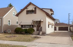 9931 Menard Avenue, Oak Lawn, IL 60453