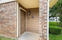 2101 Park Willow Lane, Arlington, TX 76011