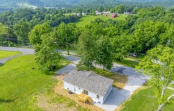 1826 Loop Road, LaFollette, TN 37766