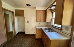 2708 E 1st St, Duluth, MN 55812