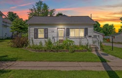 35 Pleasant Street, Quincy, MI 49082