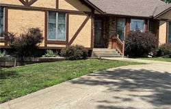 27704 E US Highway 24 Highway, Buckner, MO 64016