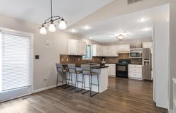 704 W 15th St, Newton, KS 67114