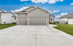 5428 N Saint Paul Ct, Wichita, KS 67204