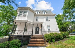 114 Prospect St, Fall River, MA 02720