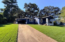 106 SPRINGDALE AVENUE, HUEYTOWN, AL 35023