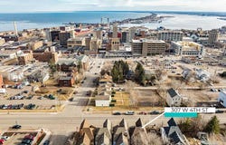 307 W 4th St, Duluth, MN 55802